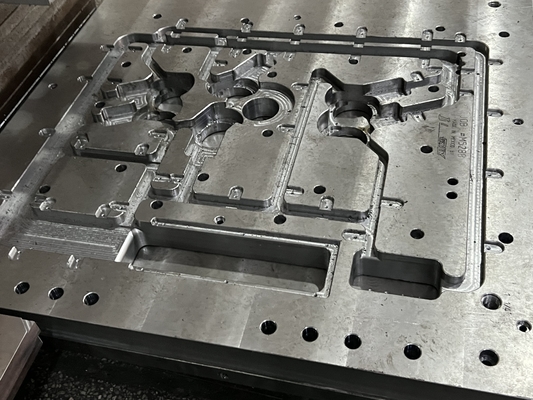 Base lavorante dello stampaggio ad iniezione di CNC con 1,2738/1,2083/P80/D2/H13